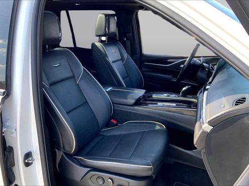Used 2023 Cadillac Escalade Sport AWD/4WD image 9