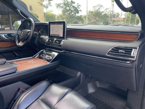 Used 2019 Lincoln Navigator L Select AWD/4WD image 15