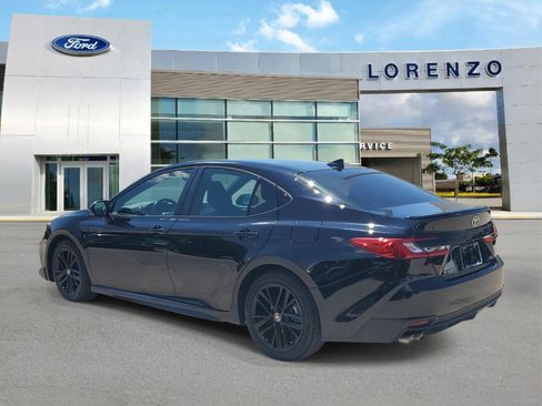 Used 2025 Toyota Camry SE FWD image 7