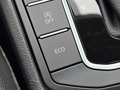 Certified 2020 Volkswagen Jetta SE w/ SE Cold Weather Package image 26