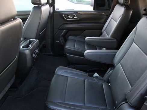 Used 2021 Chevrolet Tahoe LT w/ LT Signature Package image 27