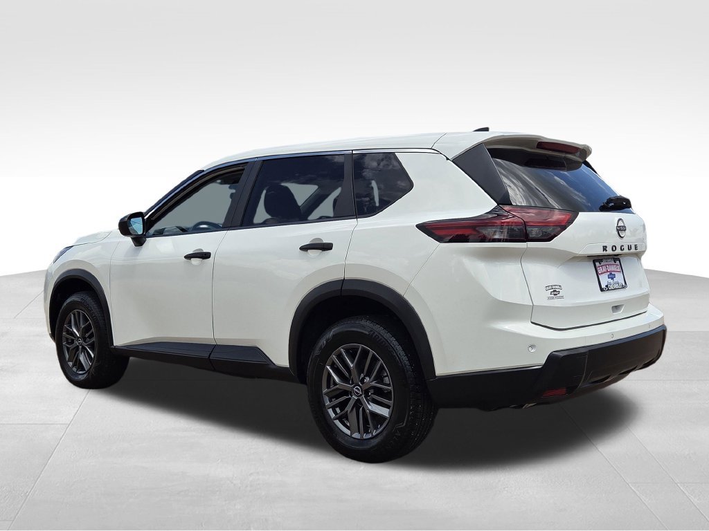 Used 2024 Nissan Rogue S FWD image 8
