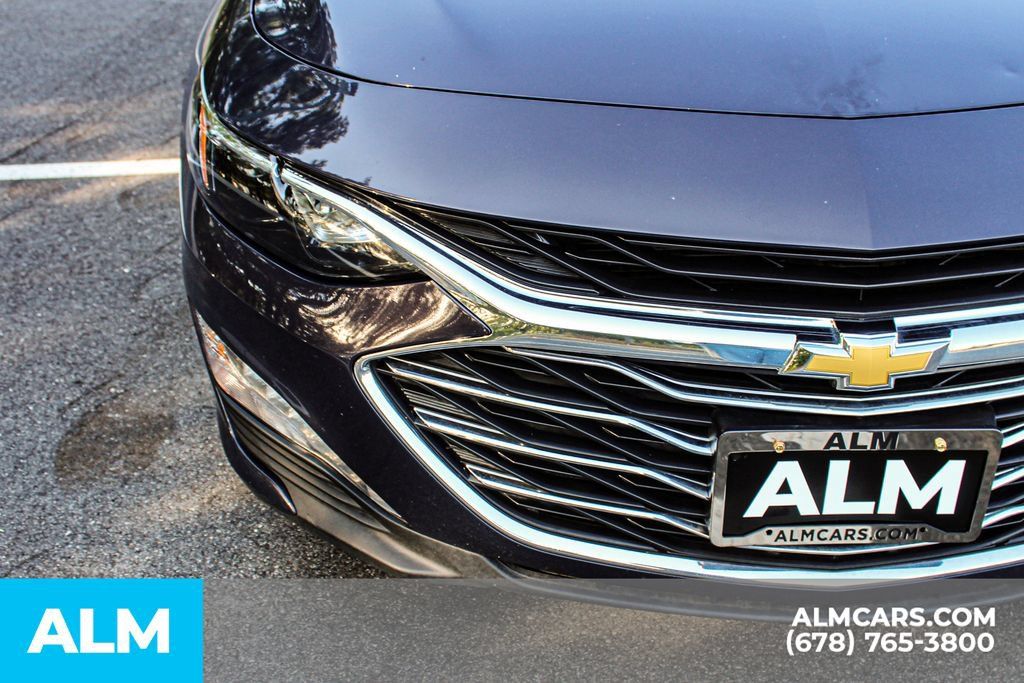 Used 2025 Chevrolet Malibu LT FWD image 11