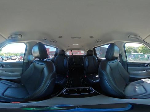 Used 2026 Kia Carnival FWD image 42