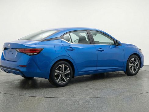 Used 2025 Nissan Sentra SV image 7