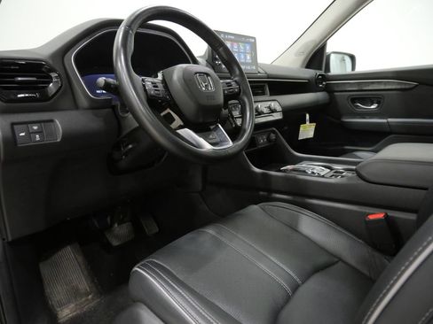 Used 2025 Honda Pilot Elite image 12