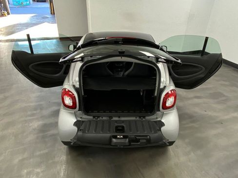 Used 2019 smart fortwo electric drive RWD image 41