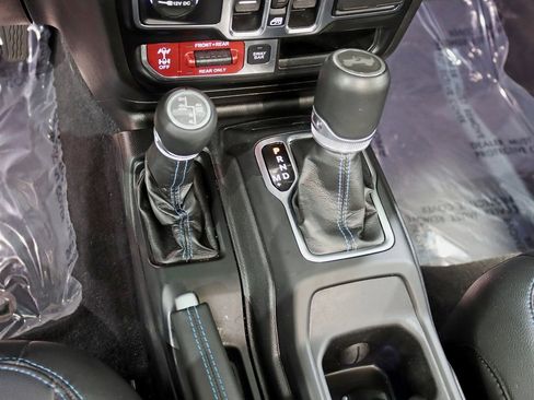 Used 2022 Jeep Wrangler Unlimited Rubicon 4xe w/ Cold Weather Group image 26