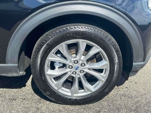Used 2023 Ford Explorer XLT w/ Equipment Group 202A AWD/4WD image 15
