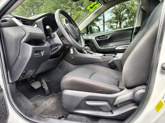 Used 2023 Toyota RAV4 LE FWD image 12