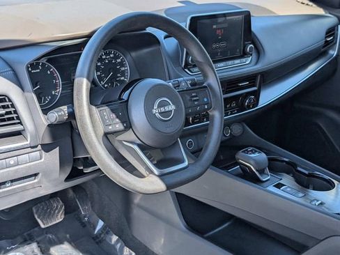 Used 2023 Nissan Rogue SV image 13