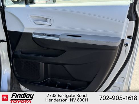 Certified 2025 Toyota Sienna LE FWD image 16