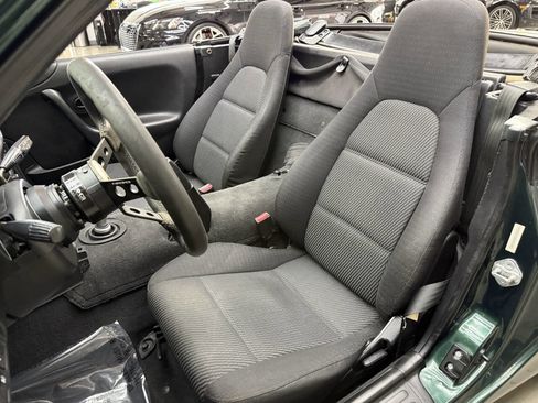 Used 2000 MAZDA MX-5 Miata image 17
