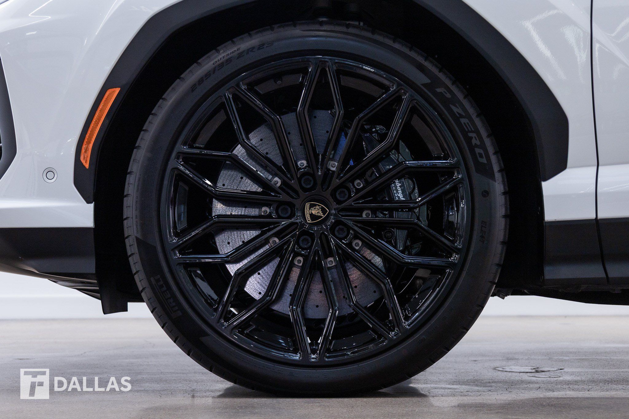 Used 2026 Lamborghini Urus SE AWD/4WD image 6