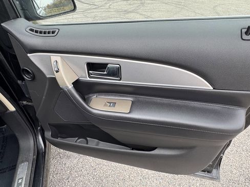 Used 2013 Lincoln MKX AWD image 15