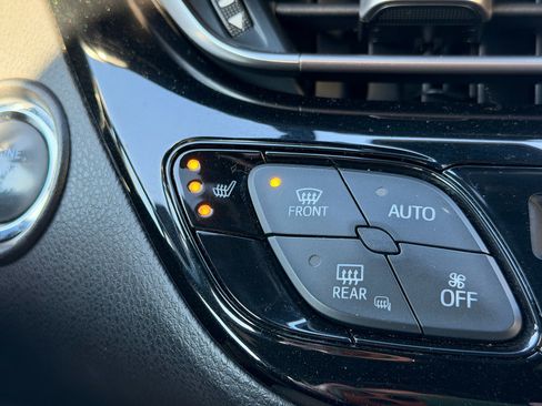 Used 2018 Toyota C-HR image 24