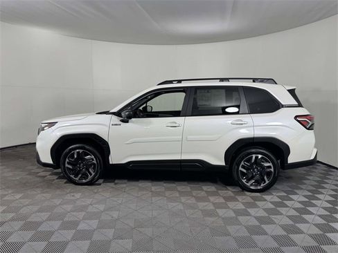 Used 2025 Subaru Forester Premium image 11