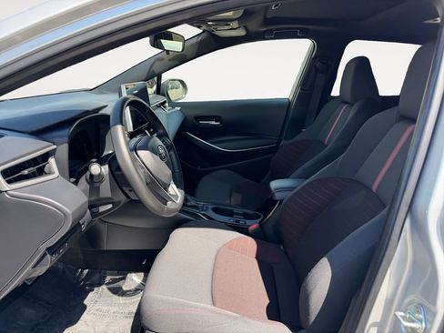 Used 2025 Toyota Corolla SE w/ SE Premium Package FWD image 9