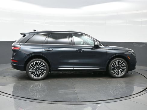 Used 2022 Lincoln Corsair Reserve w/ Equipment Group 201A image 7