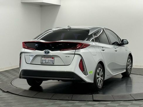 Used 2022 Toyota Prius Prime XLE image 6