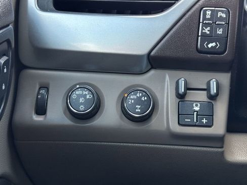Used 2015 Chevrolet Tahoe LTZ AWD/4WD image 18