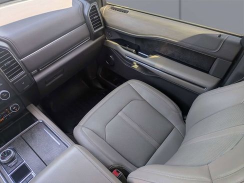 Used 2021 Ford Expedition Limited RWD image 19