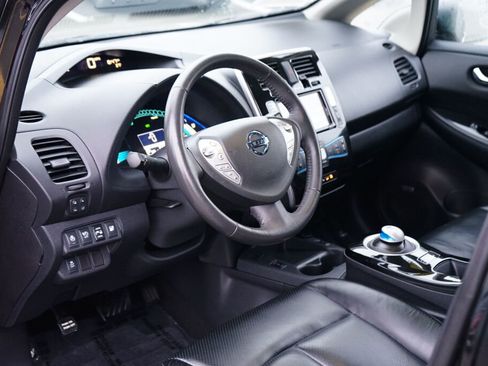 Used 2017 Nissan Leaf SL w/ Premium Package image 13