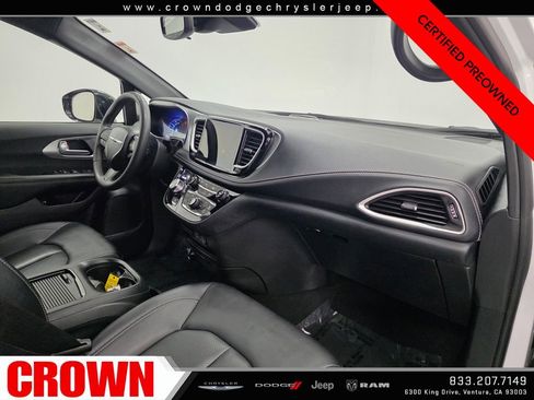 Certified 2024 Chrysler Pacifica Limited FWD image 13