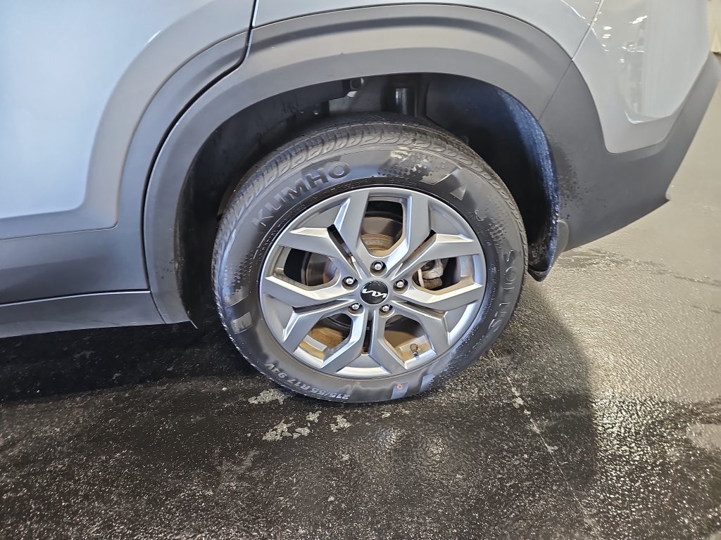 Certified 2024 Kia Seltos LX AWD/4WD image 32