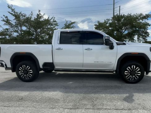 Used 2024 GMC Sierra 2500 Denali Ultimate AWD/4WD image 9