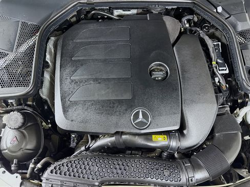 Used 2020 Mercedes-Benz C 300 Sedan w/ Premium Package image 39