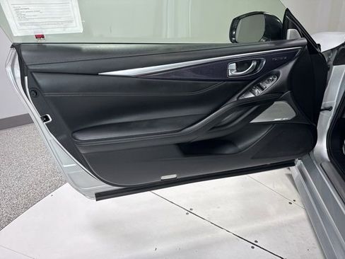 Used 2017 INFINITI Q60 Red Sport 400 image 11