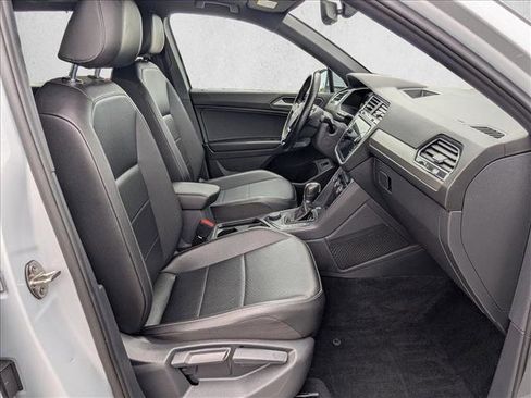 Used 2019 Volkswagen Tiguan SEL R-Line AWD/4WD image 19