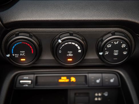 Used 2022 MAZDA MX-5 Miata Club image 36