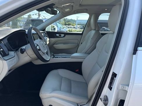 Used 2023 Volvo XC60 B5 Plus w/ Climate Package AWD/4WD image 14