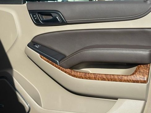 Used 2019 Chevrolet Tahoe Premier AWD/4WD image 28
