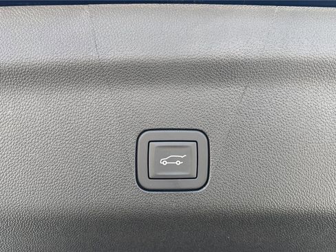 New 2026 GMC Yukon AT4 Ultimate w/ LPO, Floor Liner Package image 23