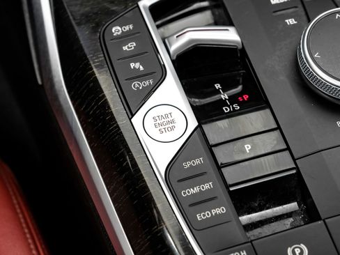 Used 2024 BMW 330i xDrive Sedan w/ Premium Package image 25