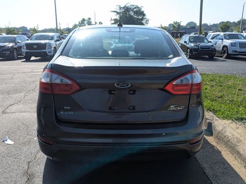 Used 2017 Ford Fiesta SE FWD image 6