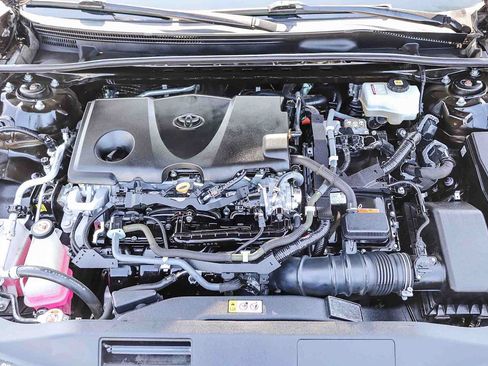 Used 2021 Toyota Camry XLE FWD image 26