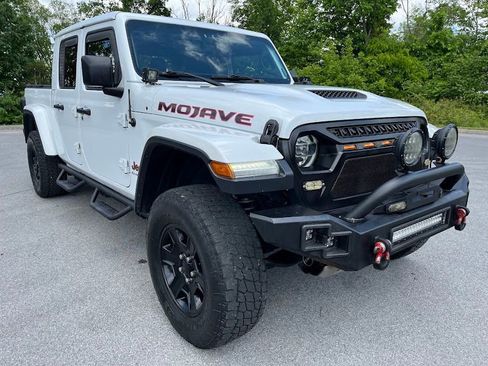 Used 2020 Jeep Gladiator Mojave AWD/4WD image 32