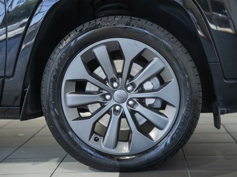 Used 2019 Jeep Cherokee High Altitude AWD/4WD image 17