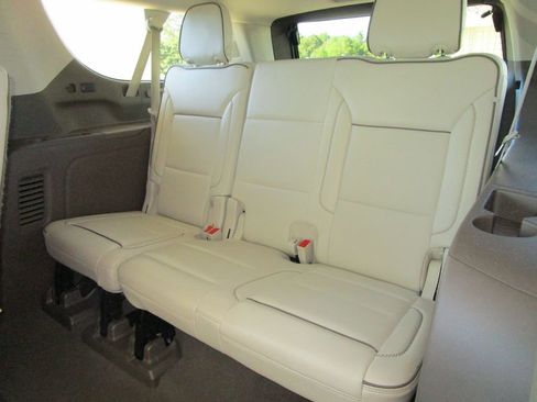 Used 2022 GMC Yukon XL Denali image 17