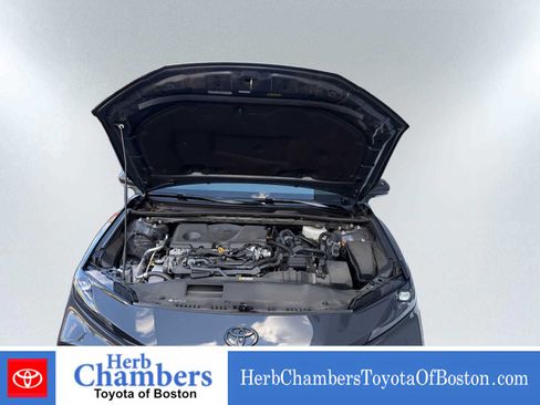 Used 2025 Toyota Camry SE AWD/4WD image 8