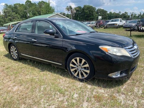 Used 2011 Toyota Avalon Limited FWD image 2