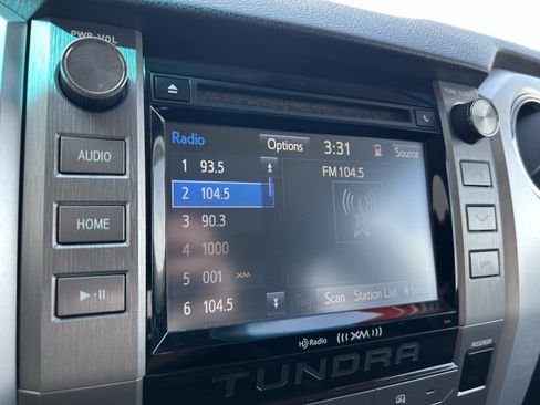 Used 2017 Toyota Tundra SR5 w/ SR5 Upgrade Package AWD/4WD image 28