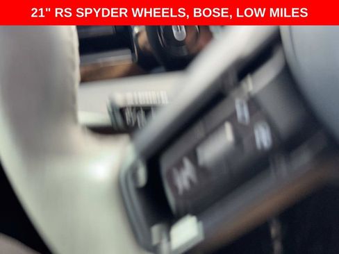 Used 2023 Porsche Taycan image 27