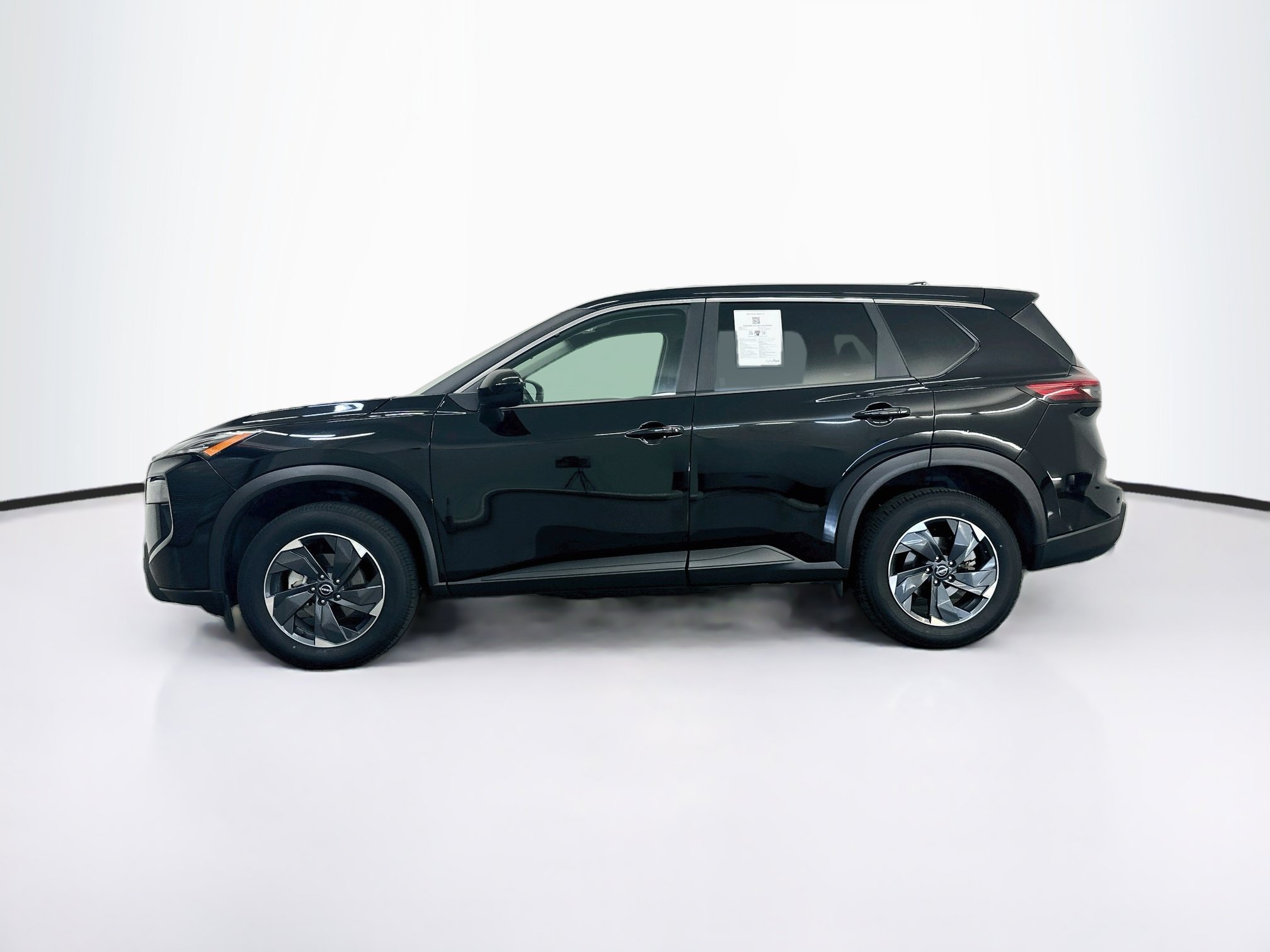 Used 2025 Nissan Rogue SV AWD/4WD image 4