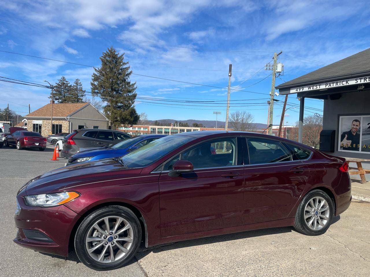 Used 2017 Ford Fusion SE w/ Fusion SE Technology Package FWD image 7