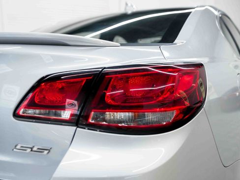 Used 2015 Chevrolet SS RWD image 30